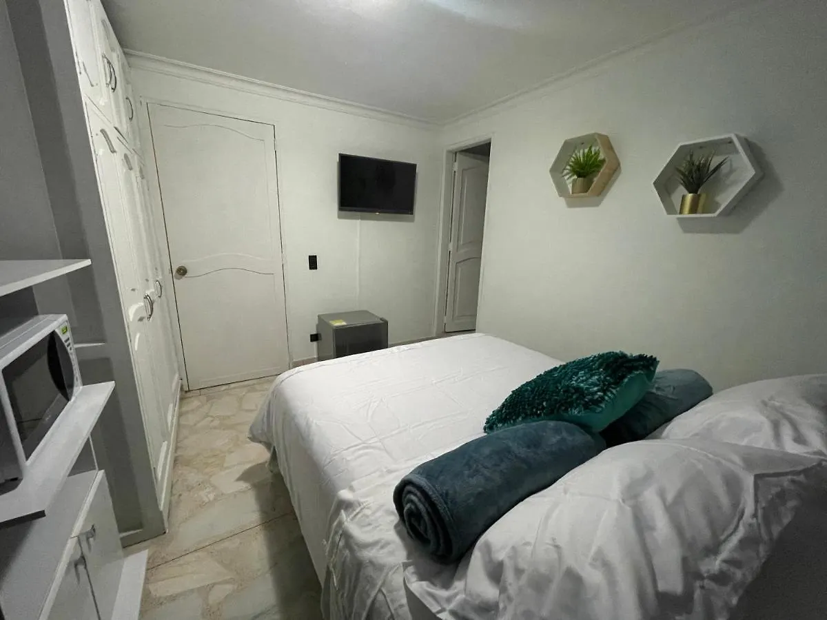 Nuevo y Comodo Alojamiento Laureles, Habitación Privada Medellín