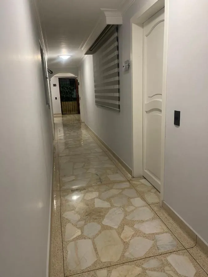 Nuevo y Comodo Alojamiento Laureles, Habitación Privada Medellín Colombia