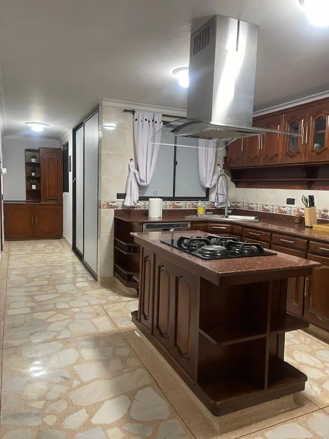 Habitación en casa particular Nuevo y Comodo Alojamiento Laureles, Habitación Privada Medellín