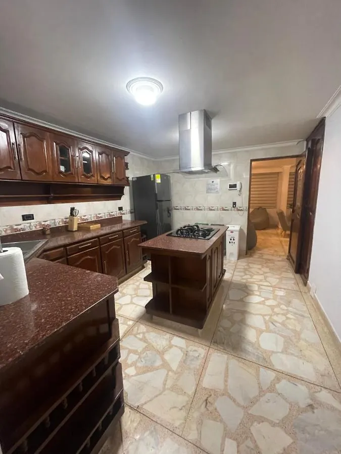 Nuevo y Comodo Alojamiento Laureles, Habitación Privada Medellín 0*,