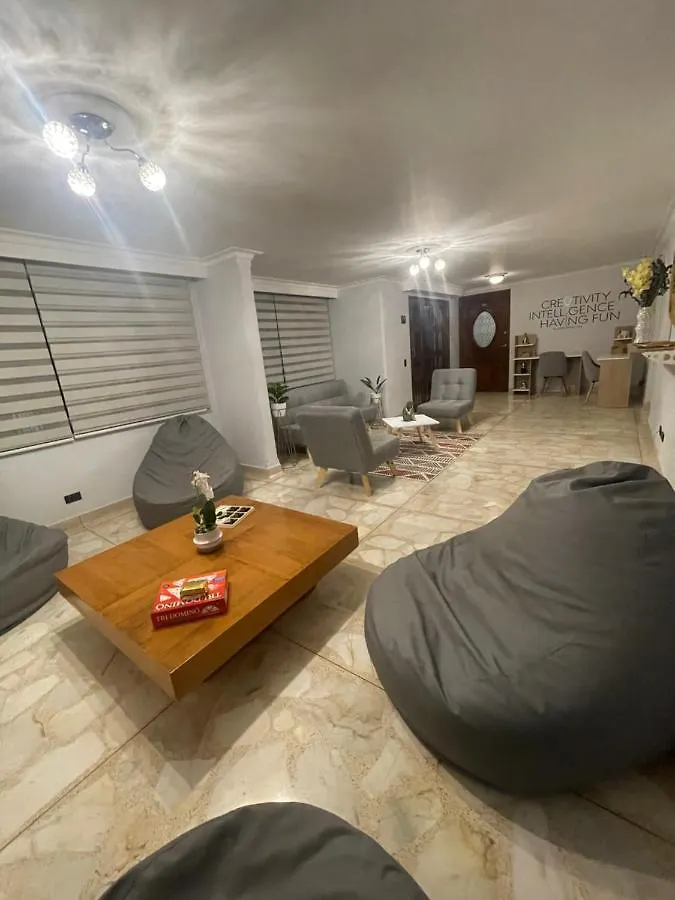 Habitación en casa particular Nuevo y Comodo Alojamiento Laureles, Habitación Privada Medellín