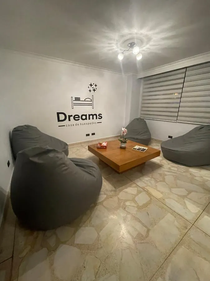 Nuevo y Comodo Alojamiento Laureles, Habitación Privada Medellín